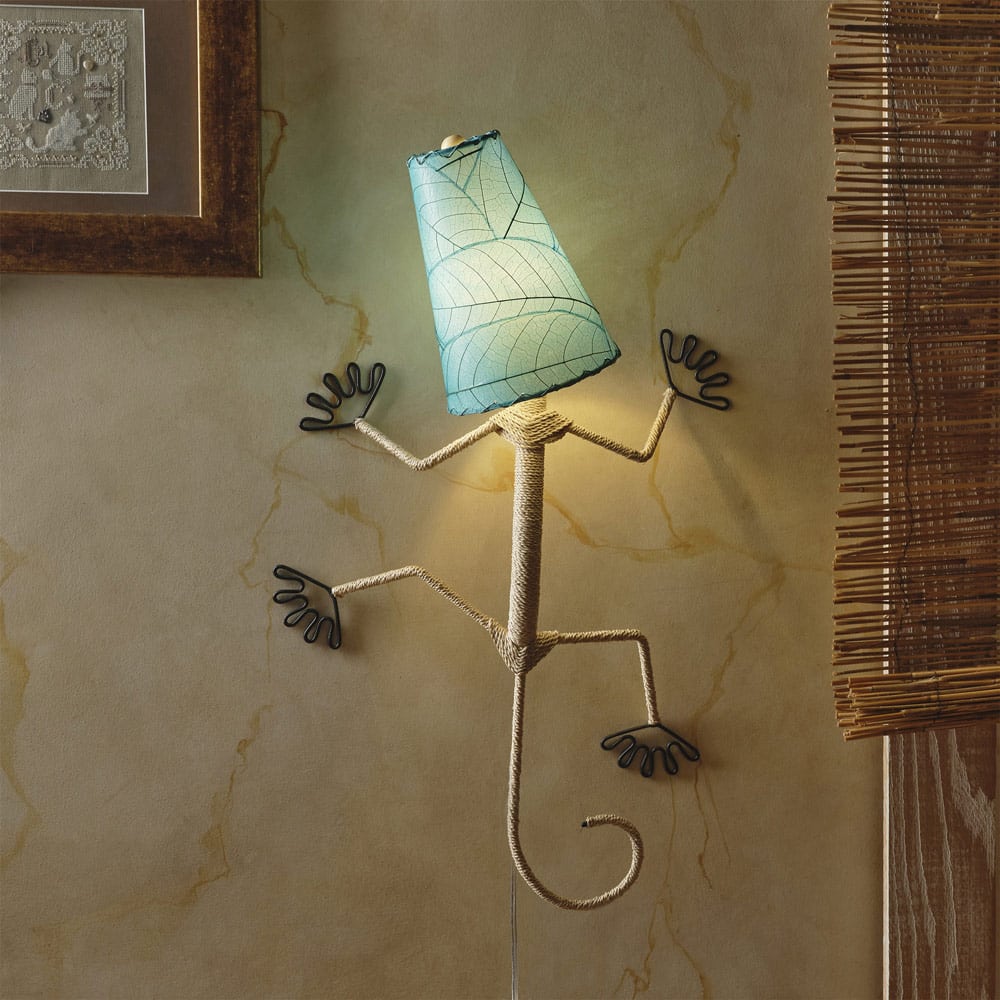 Gecko Wall Lamp